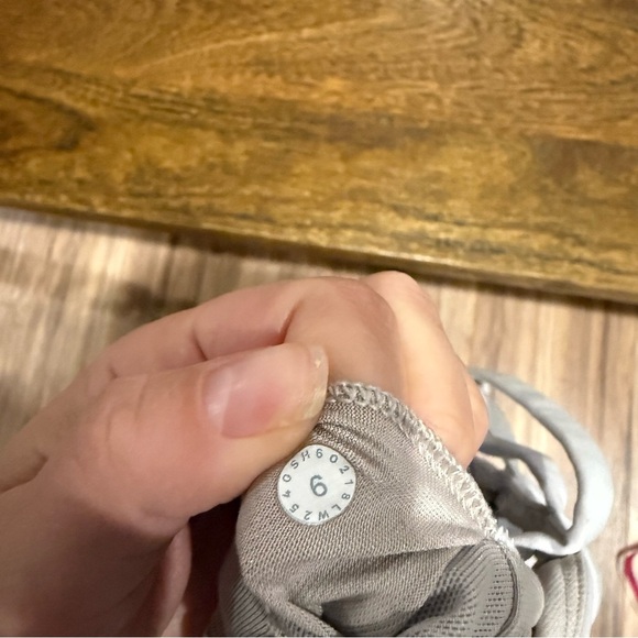 Lululemon Energy Bra *Medium Support, B-D Cup - Picture 7 of 7